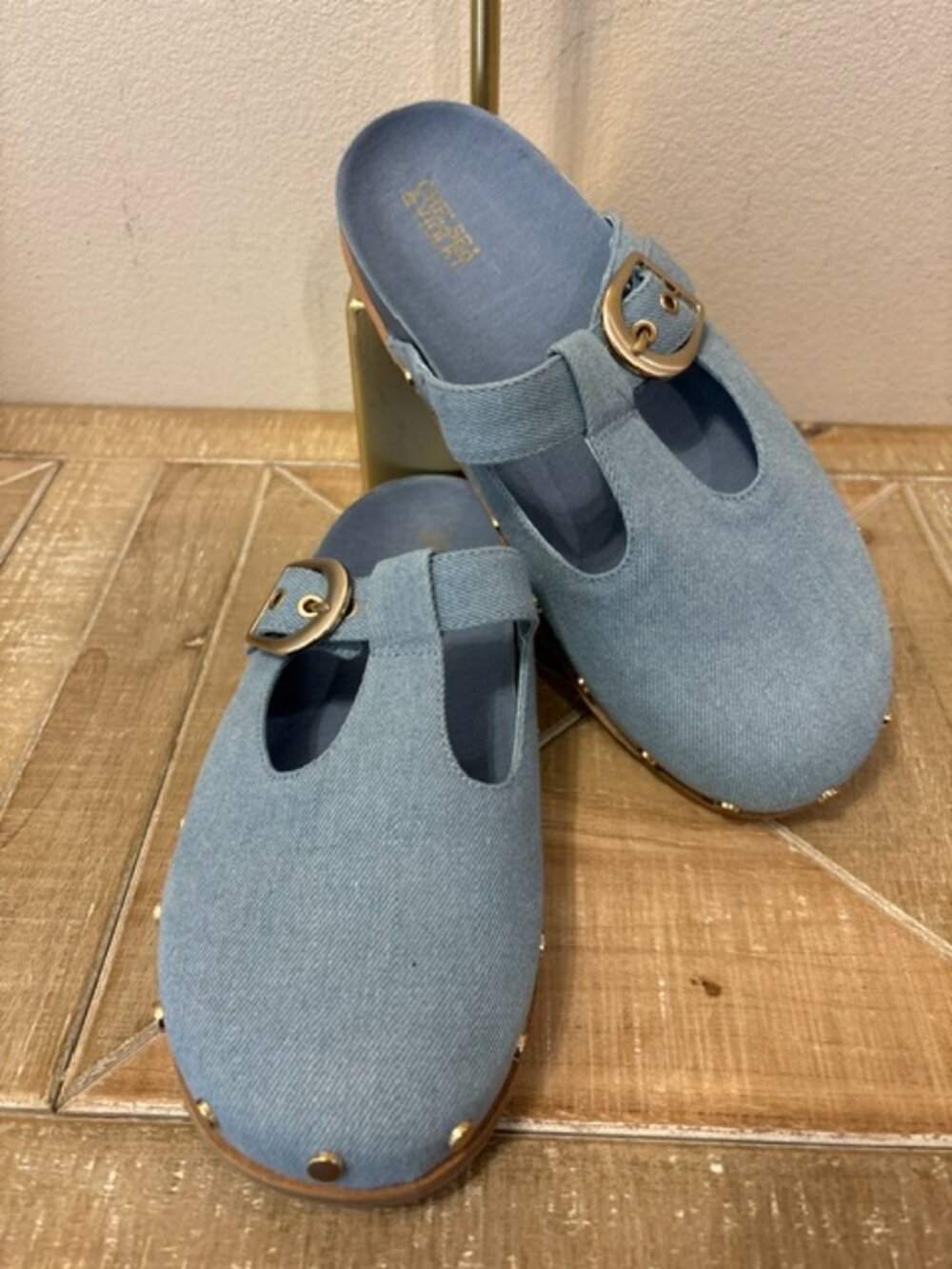NWOT Chelsea & Violet Kalli Denim Studded Mule Clogs Light Blue Size 8.5